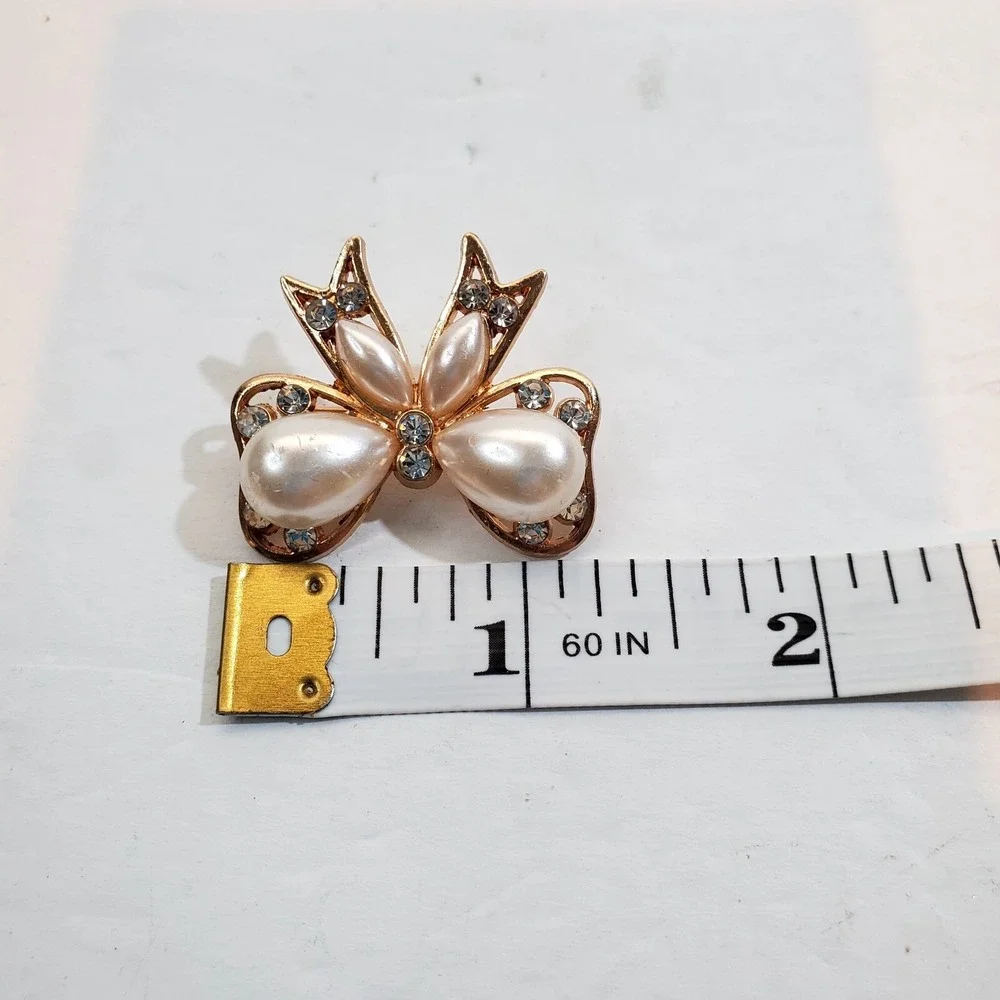 Vintage Small Gold Tone Metal Faux Pearl Clear Rhinestones Bow Ribbon Brooch Pin